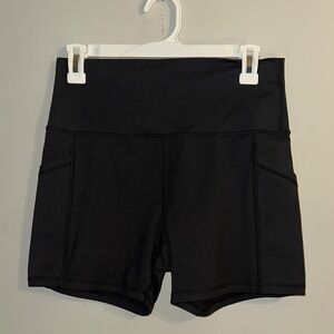 Offline by Aerie size large black the hugger bike short 5” inseam has pockets